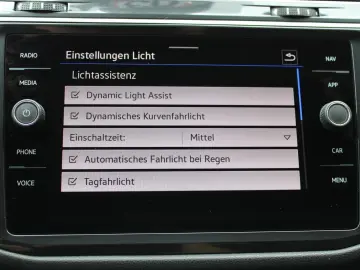 Volkswagen Tiguan 2.0TDI R-LINE4x4 MATRIX PANO 7SITZE NAVI