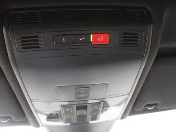 Volkswagen Tiguan 2.0TDI R-LINE4x4 MATRIX PANO 7SITZE NAVI