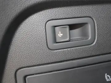 Volkswagen Tiguan 2.0TDI R-LINE4x4 MATRIX PANO 7SITZE NAVI