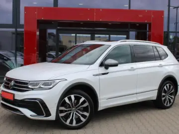 Volkswagen Tiguan 2.0TDI R-LINE4x4 MATRIX PANO 7SITZE NAVI