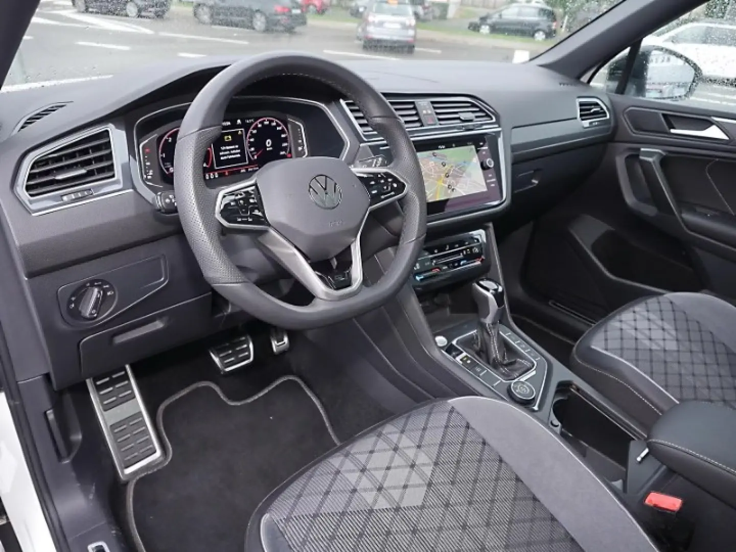 Volkswagen Tiguan Allspace 2.0 TDI R-Line 4M PANO MATRIX