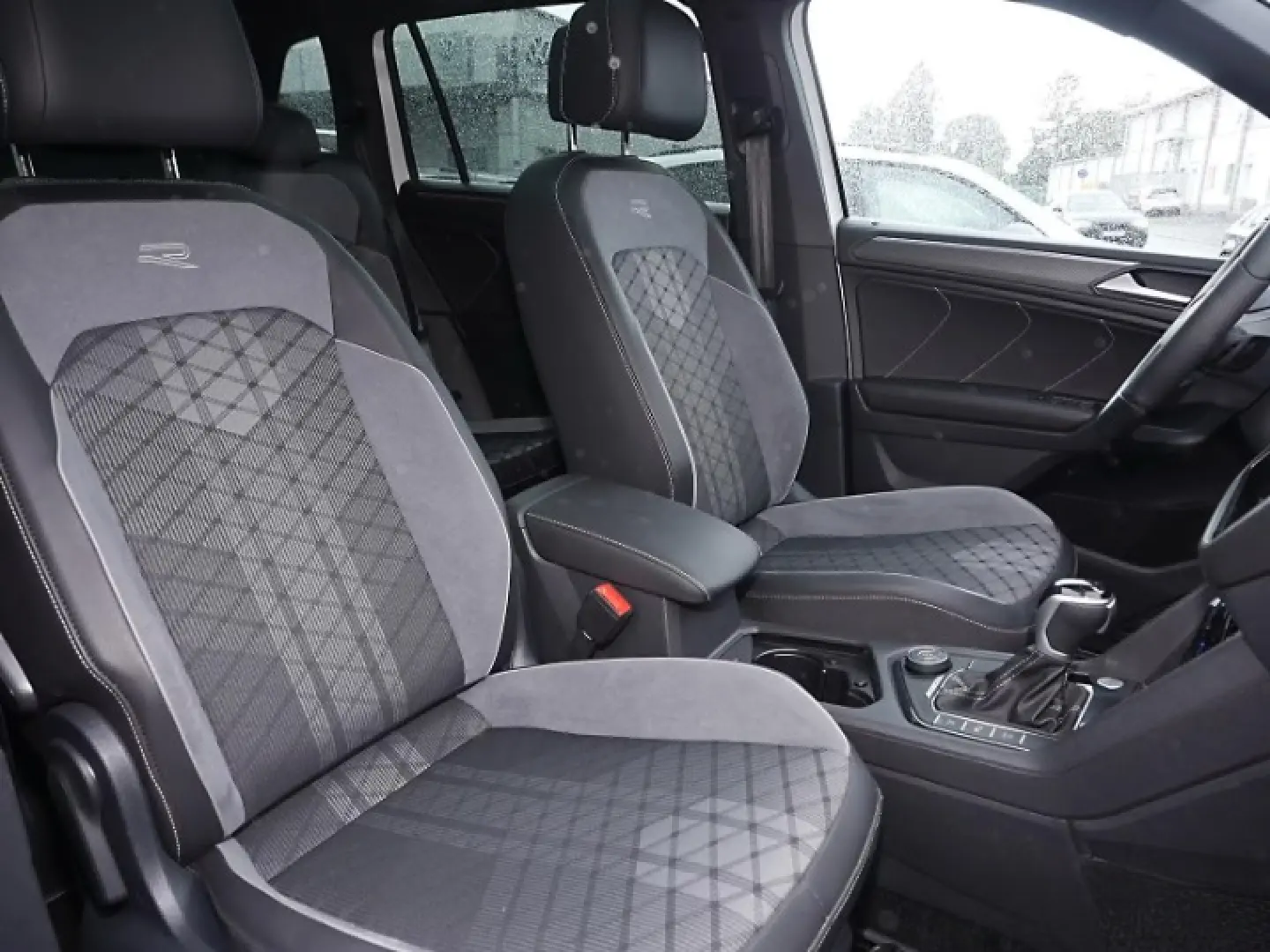 Volkswagen Tiguan Allspace 2.0 TDI R-Line 4M PANO MATRIX