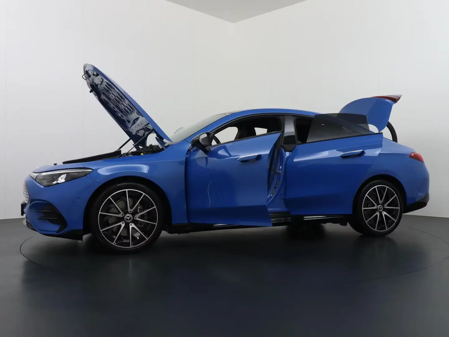 Mercedes-Benz CLA 250 Launch Edition 85 kWh