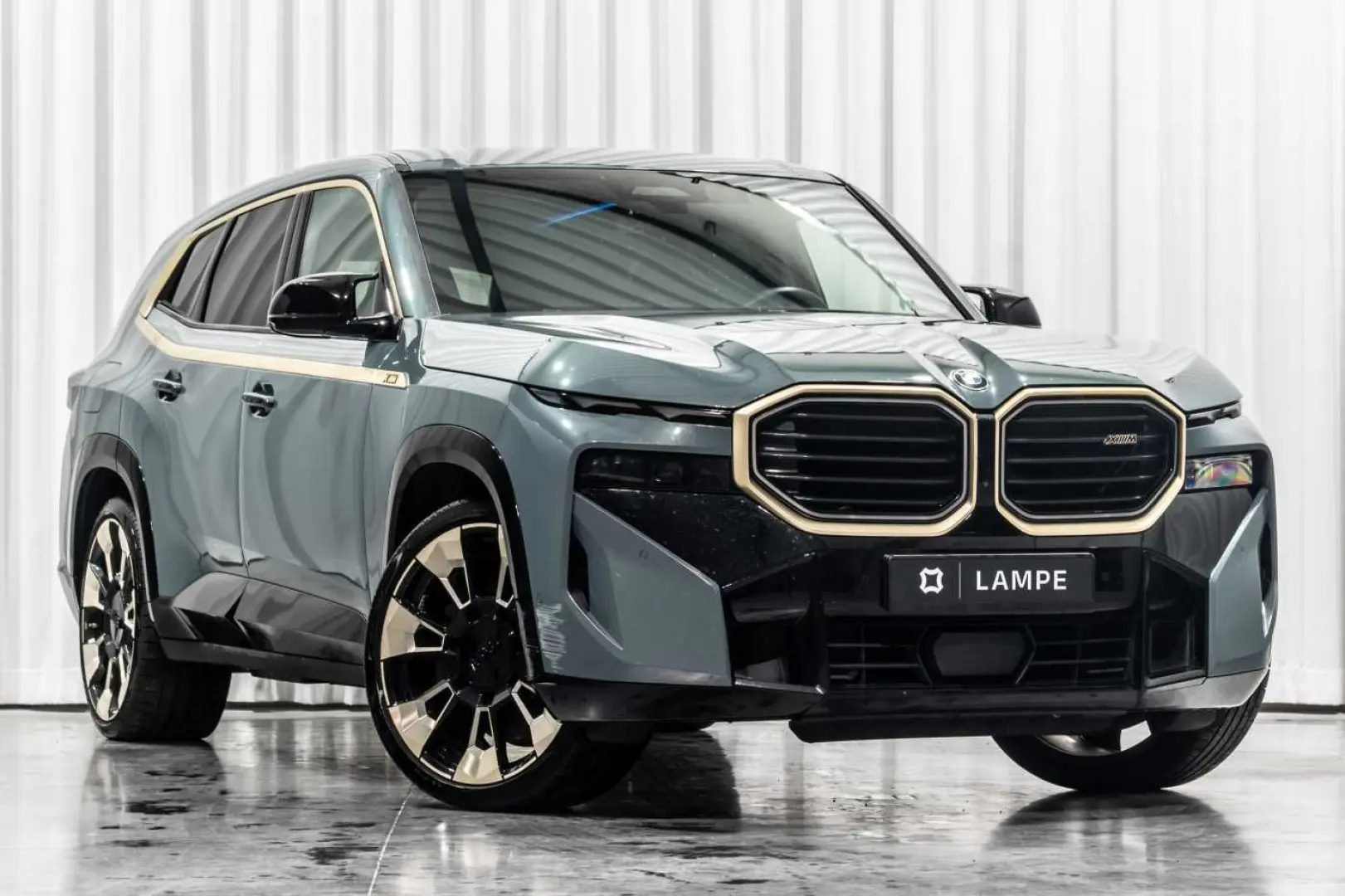 XM 4.4 V8 Individual Massage Trekhaak Bowers&Wil