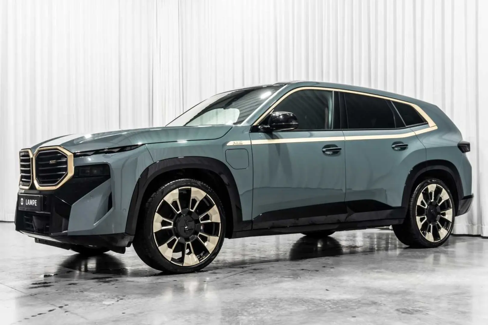 XM 4.4 V8 Individual Massage Trekhaak Bowers&Wil