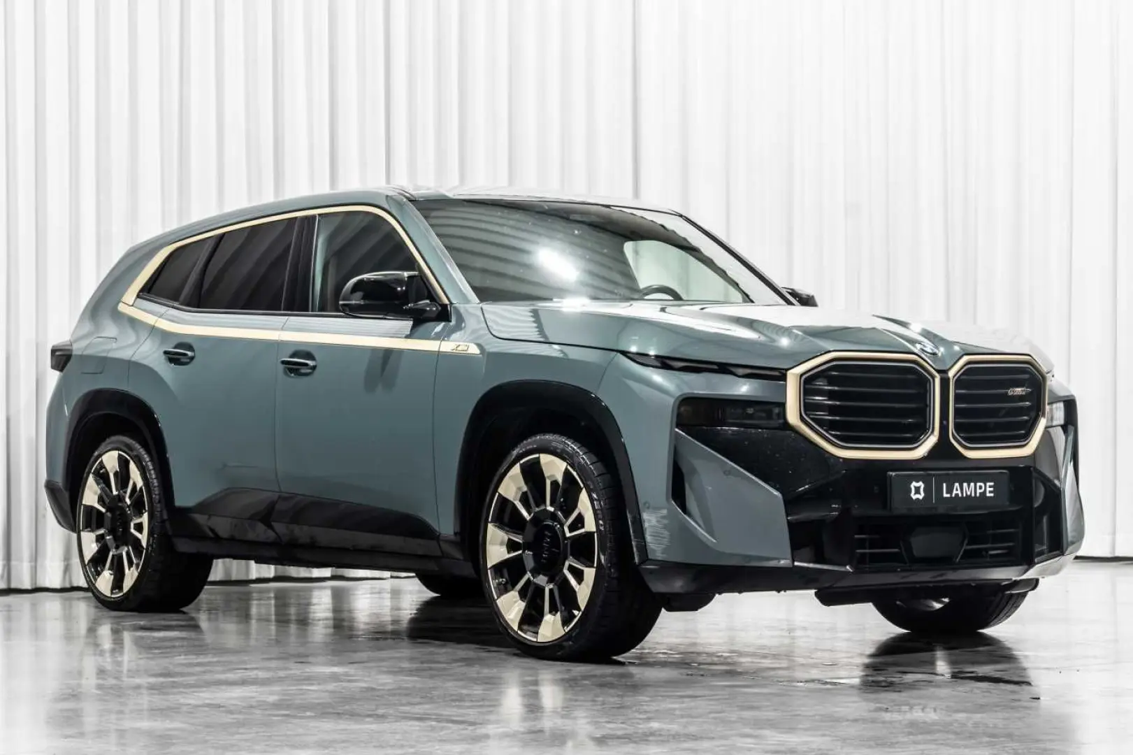 XM 4.4 V8 Individual Massage Trekhaak Bowers&Wil