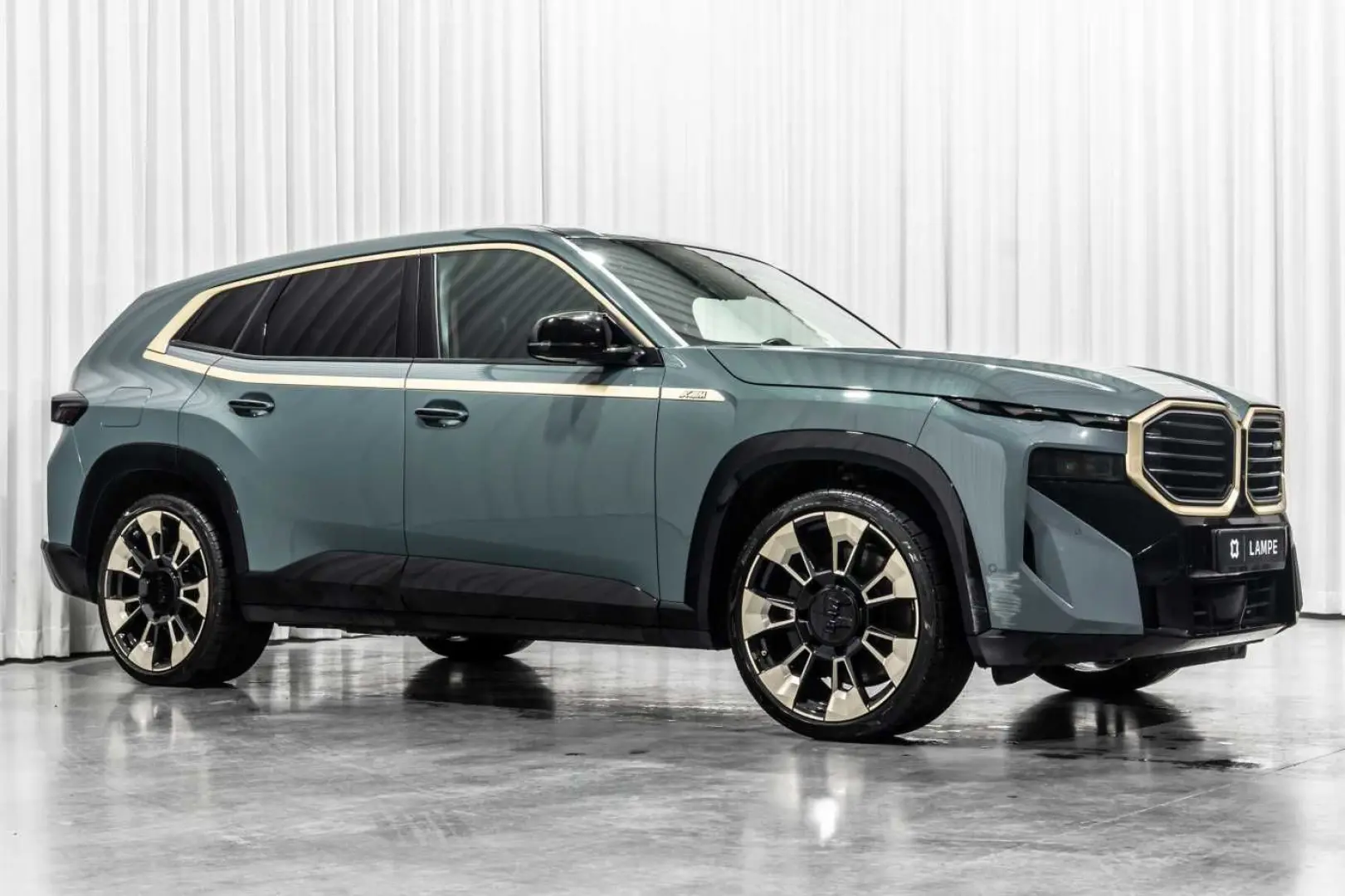 XM 4.4 V8 Individual Massage Trekhaak Bowers&Wil