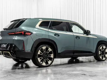 XM 4.4 V8 Individual Massage Trekhaak Bowers&Wil