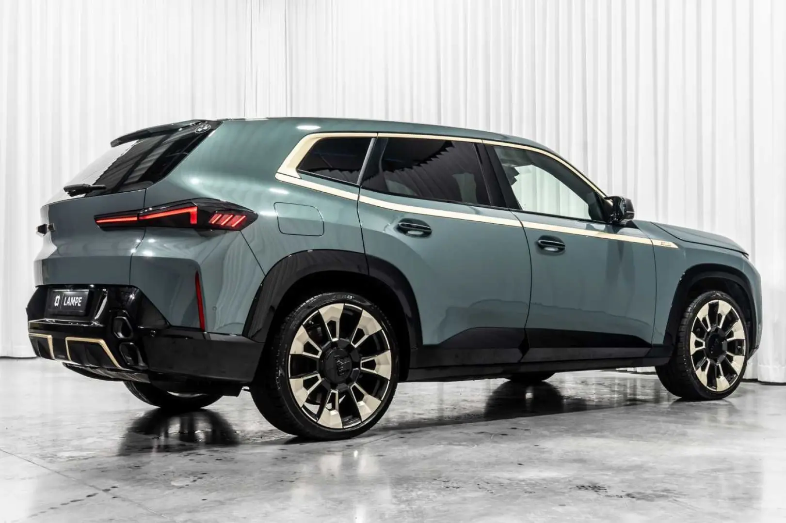 XM 4.4 V8 Individual Massage Trekhaak Bowers&Wil