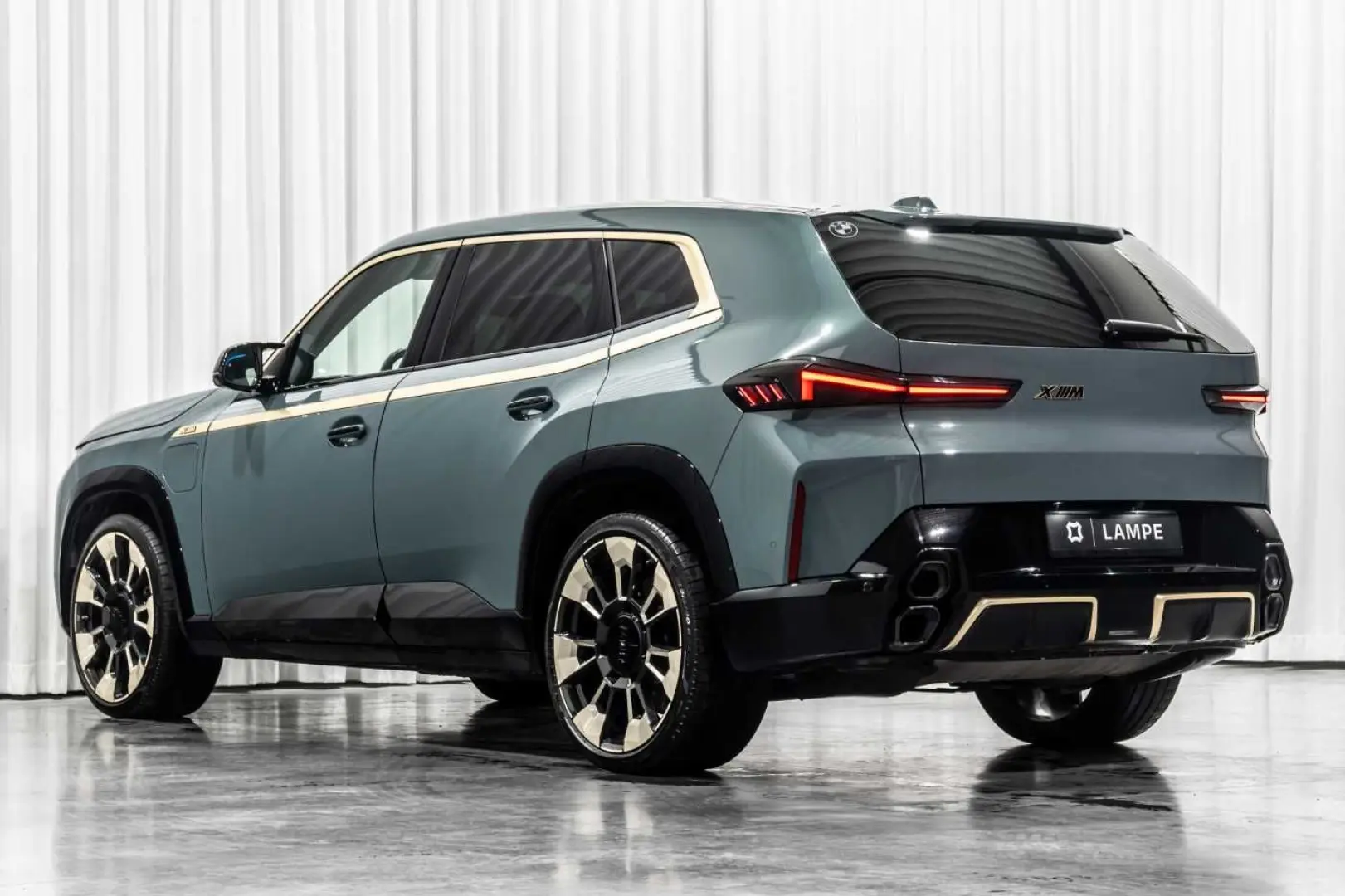 XM 4.4 V8 Individual Massage Trekhaak Bowers&Wil