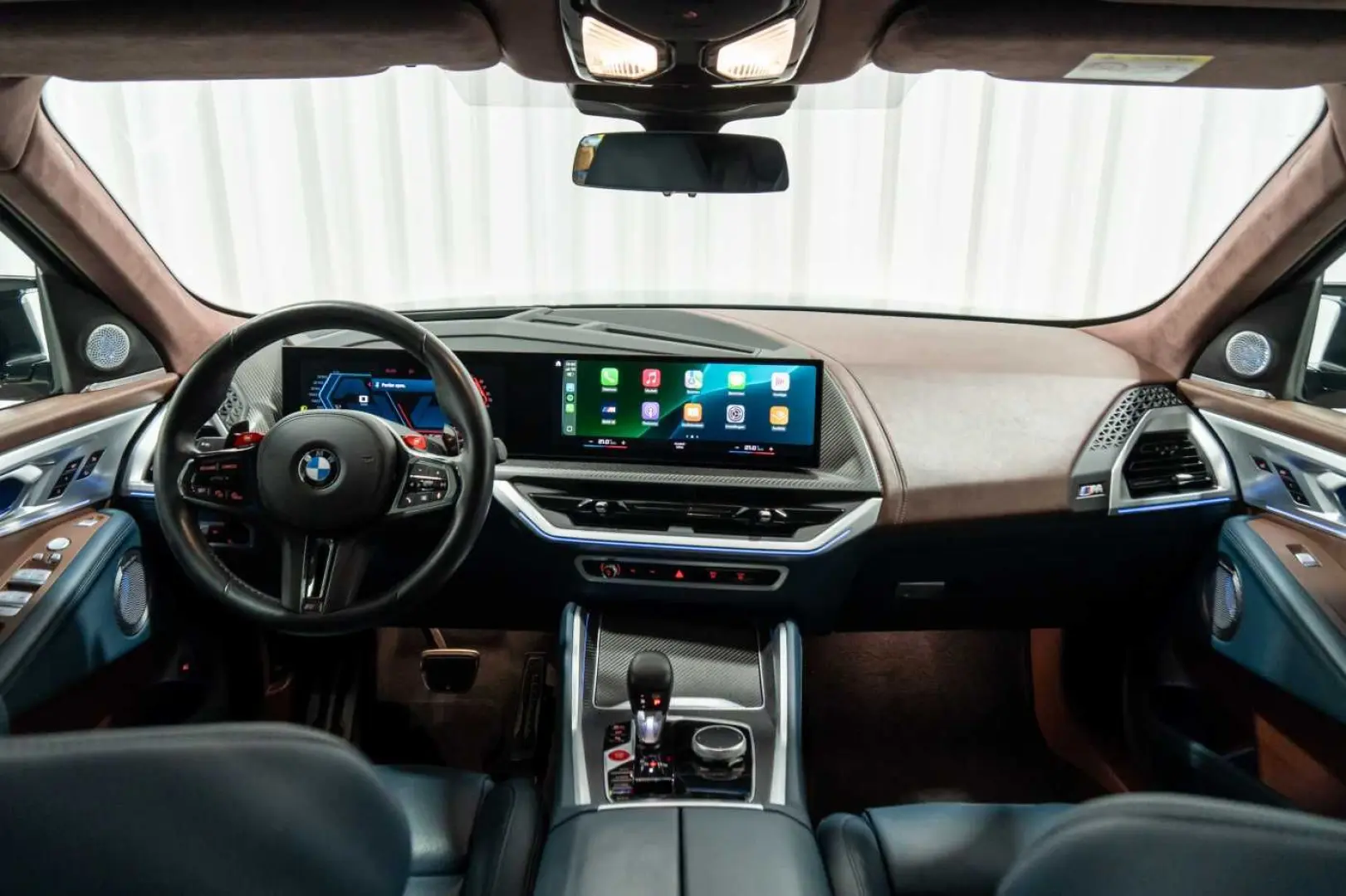 XM 4.4 V8 Individual Massage Trekhaak Bowers&Wil