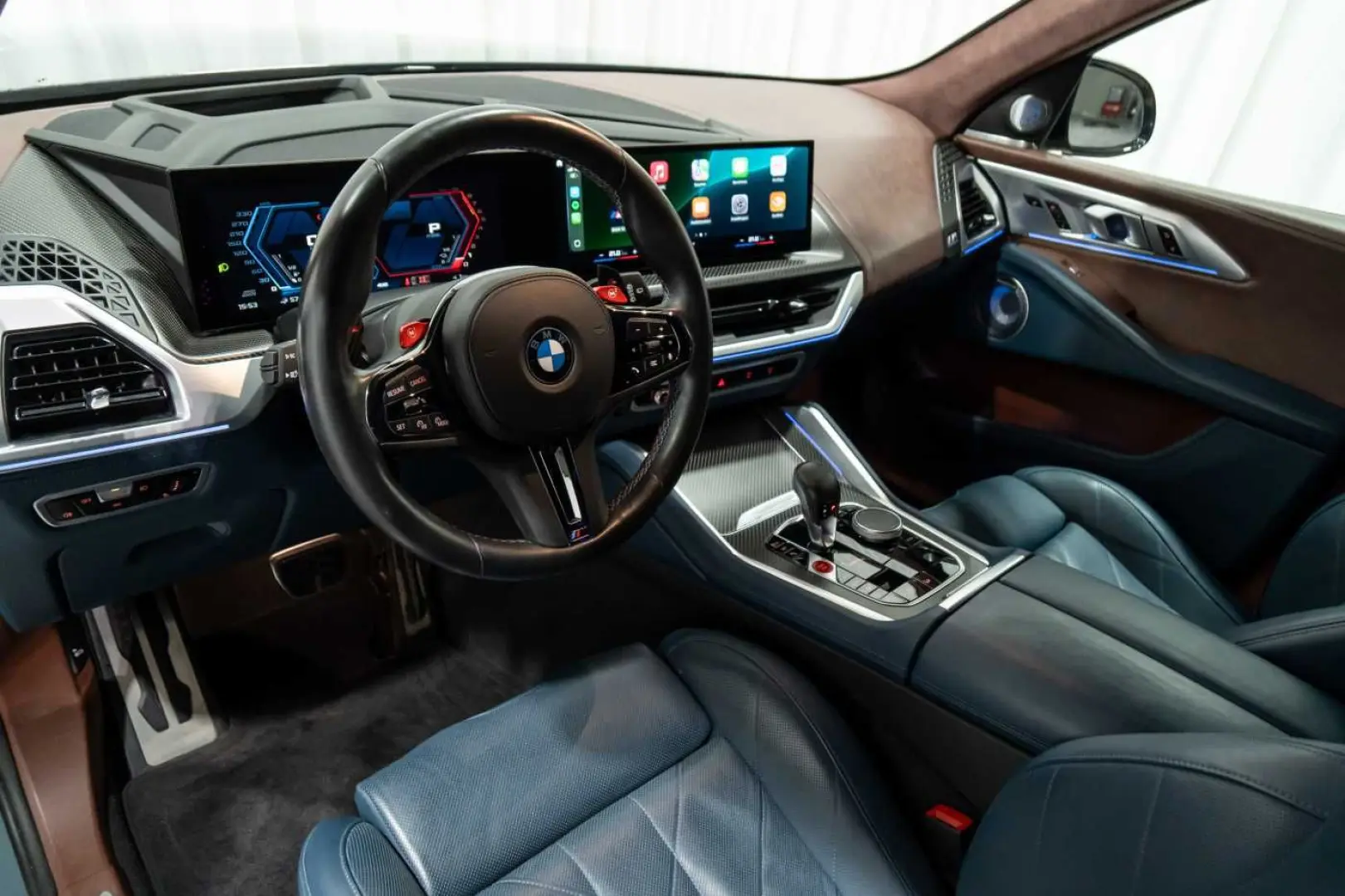 XM 4.4 V8 Individual Massage Trekhaak Bowers&Wil