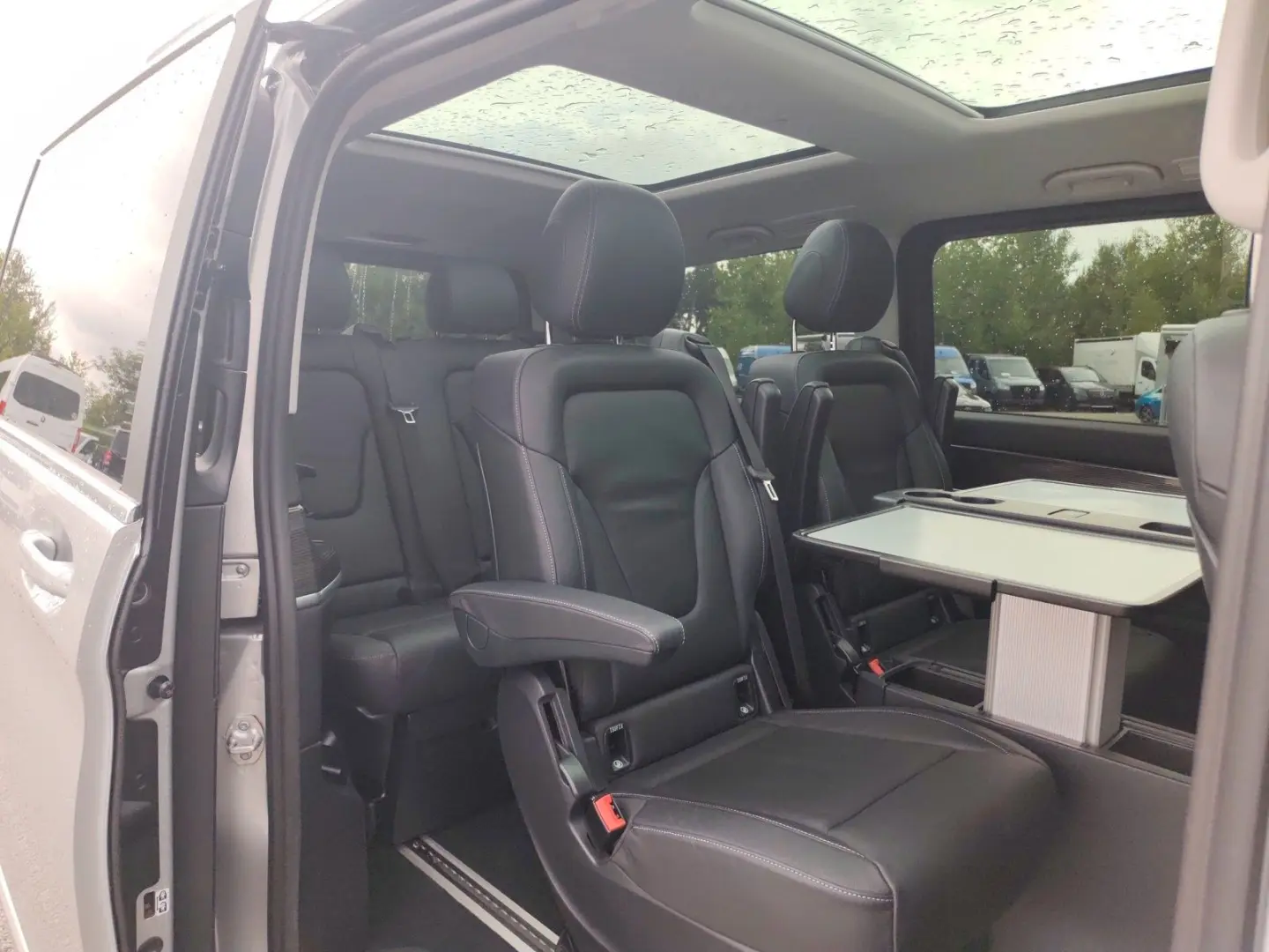 Mercedes-Benz EQV 300 Avantgarde Airmatic Panorama