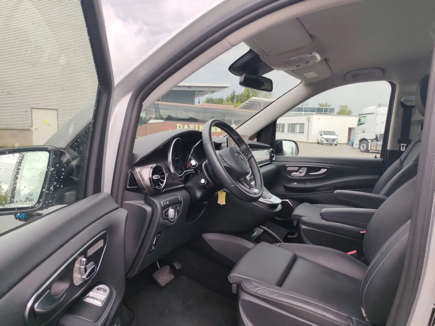 Mercedes-Benz EQV 300 Avantgarde Airmatic Panorama