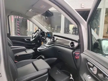 Mercedes-Benz EQV 300 Avantgarde Airmatic Panorama