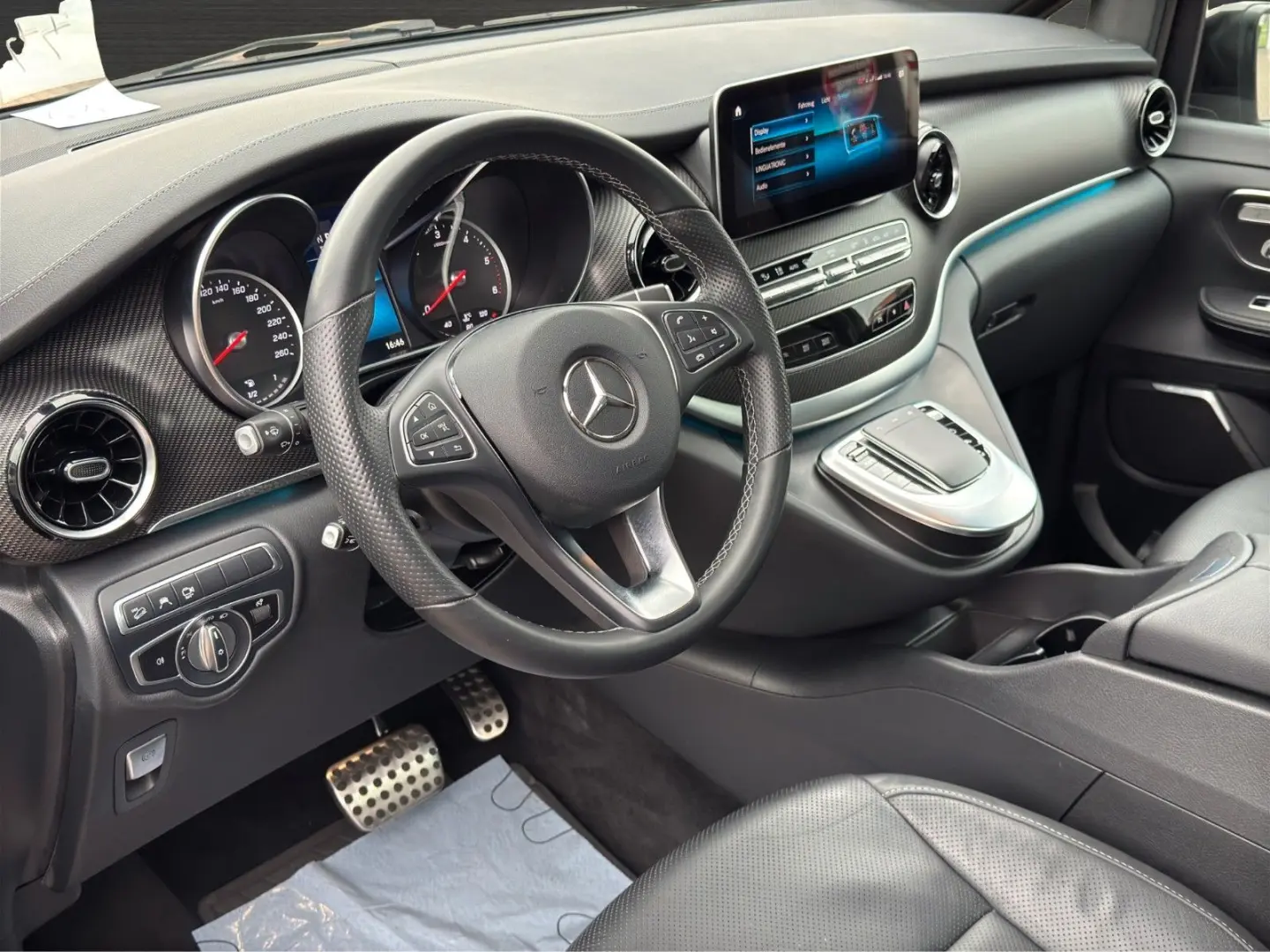 Mercedes-Benz V300d 4-Matic Lang AMG Night