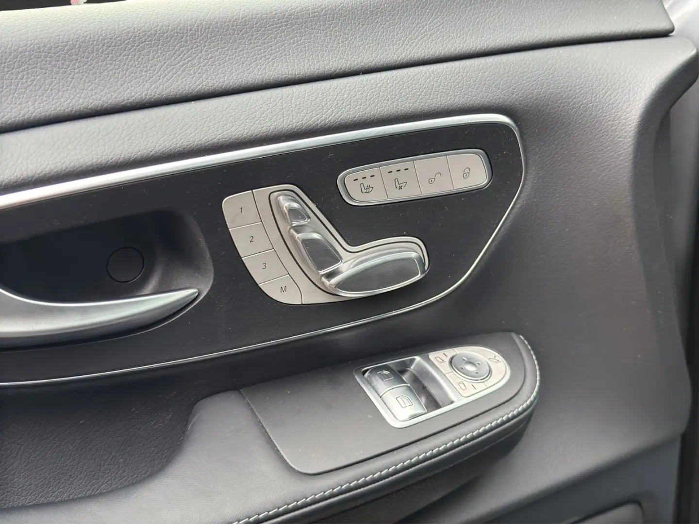 Mercedes-Benz V300d 4-Matic Lang AMG Night