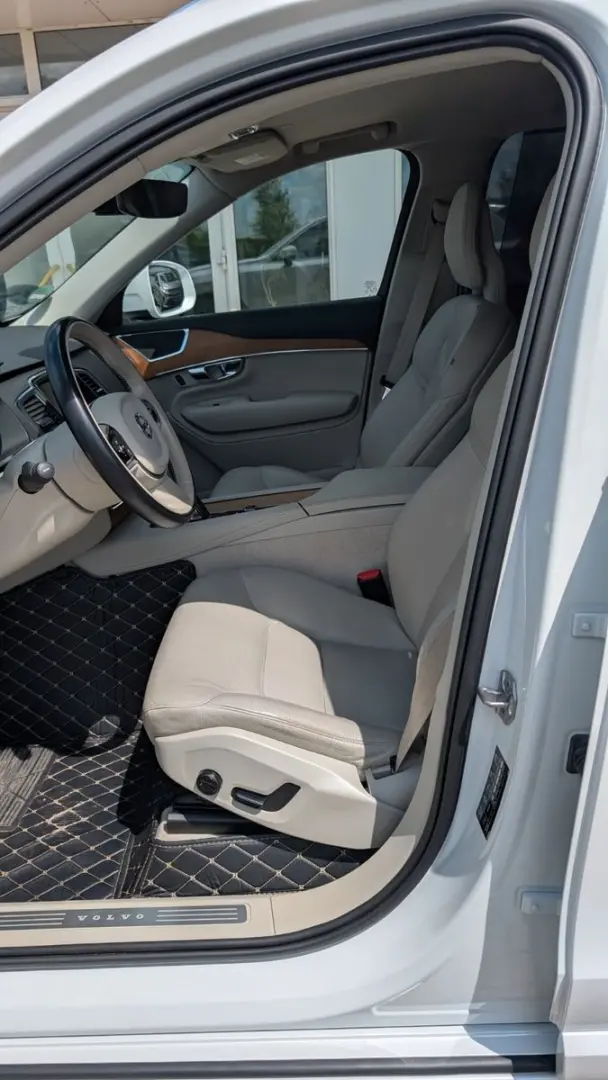 XC 90 XC90 Momentum Pro AWD