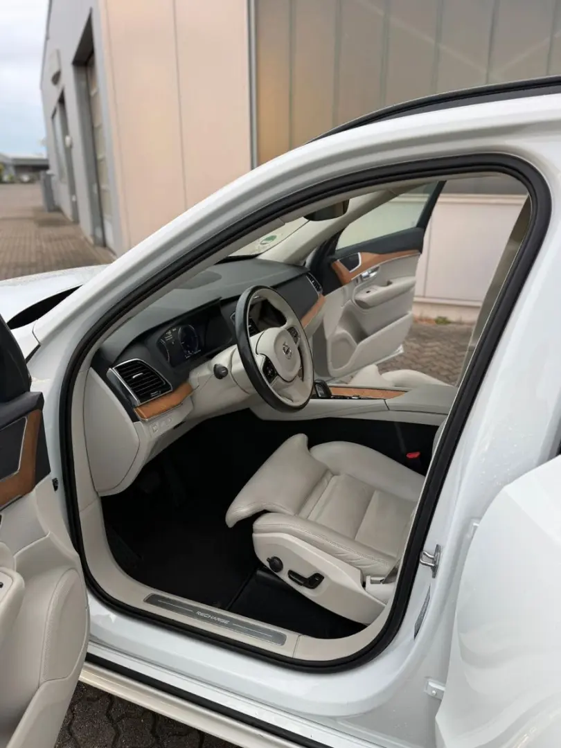 XC 90 T8 R-Des. Exp. Rech. Pl.-In Hybr. AWD 7-S.