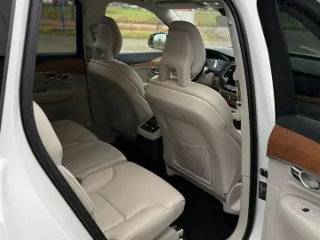 XC 90 T8 R-Des. Exp. Rech. Pl.-In Hybr. AWD 7-S.