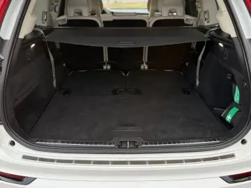 XC 90 T8 R-Des. Exp. Rech. Pl.-In Hybr. AWD 7-S.