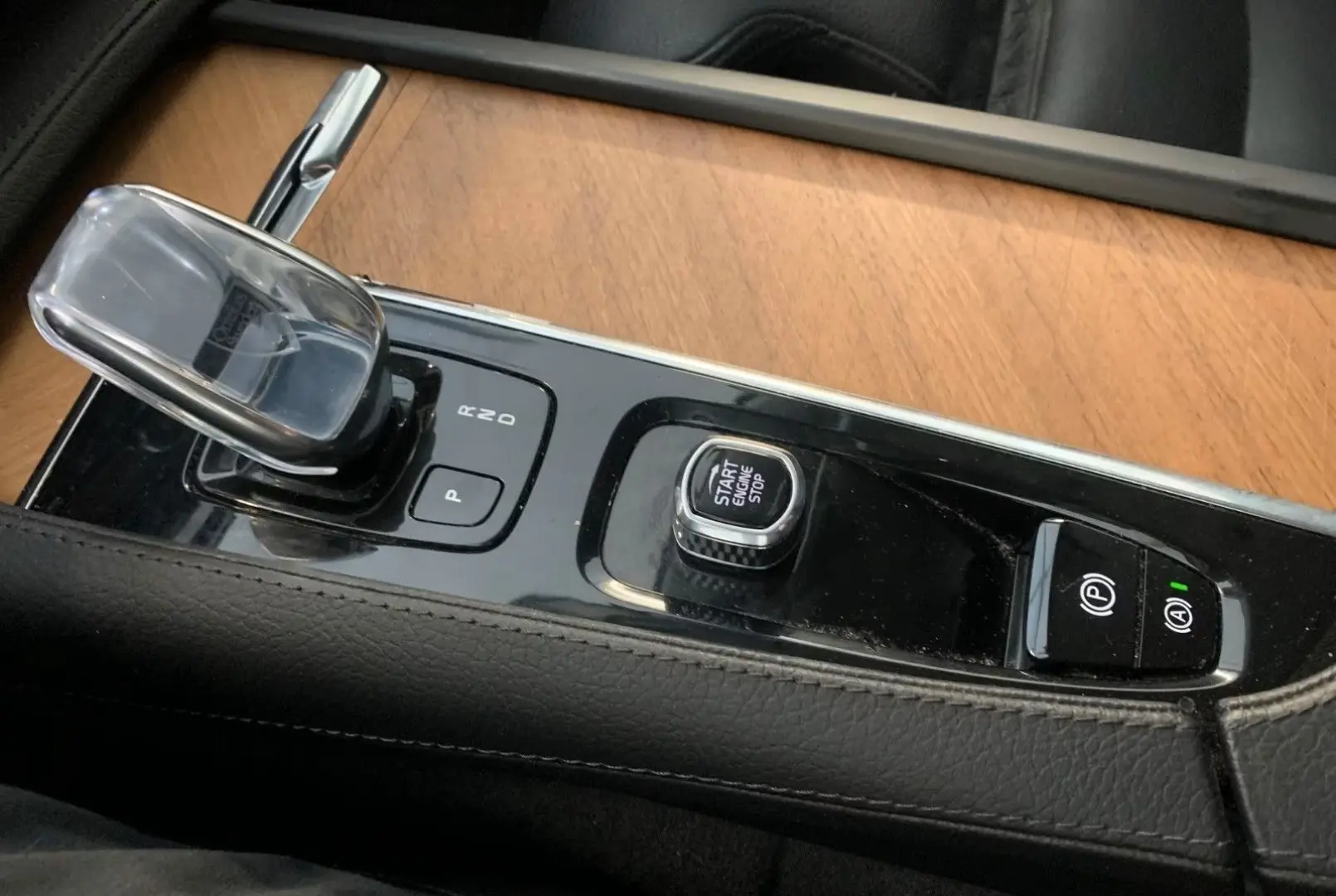 XC90 Plus Bright Hybrid 18 8kWh Memory 360K 20