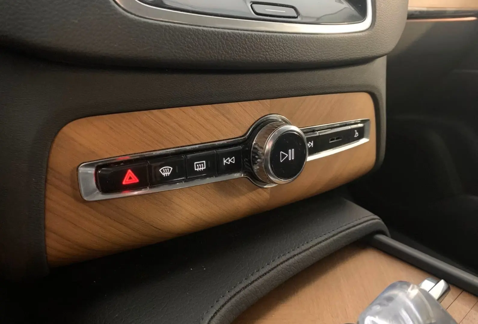 XC90 Plus Bright Hybrid 18 8kWh Memory 360K 20