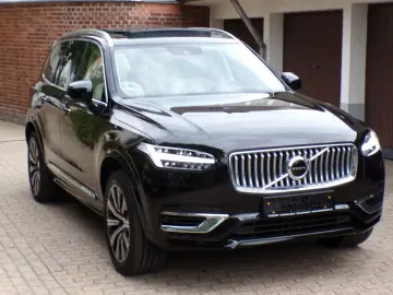 XC90 T8 AWD Plus Bright  Pano HUD H&K Kam Memo
