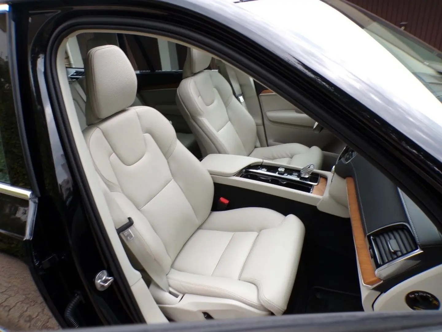 XC90 T8 AWD Plus Bright  Pano HUD H&K Kam Memo