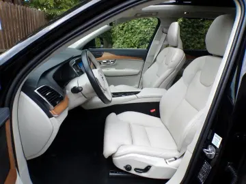 XC90 T8 AWD Plus Bright  Pano HUD H&K Kam Memo