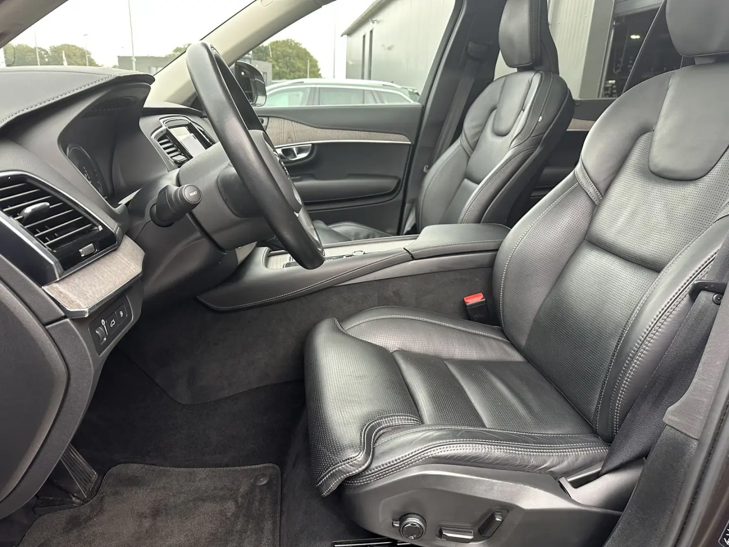 XC90 T8 AWD Inscription 7-Sitzer NAV LED VC PANO