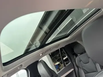 XC90 T8 AWD Inscription 7-Sitzer NAV LED VC PANO