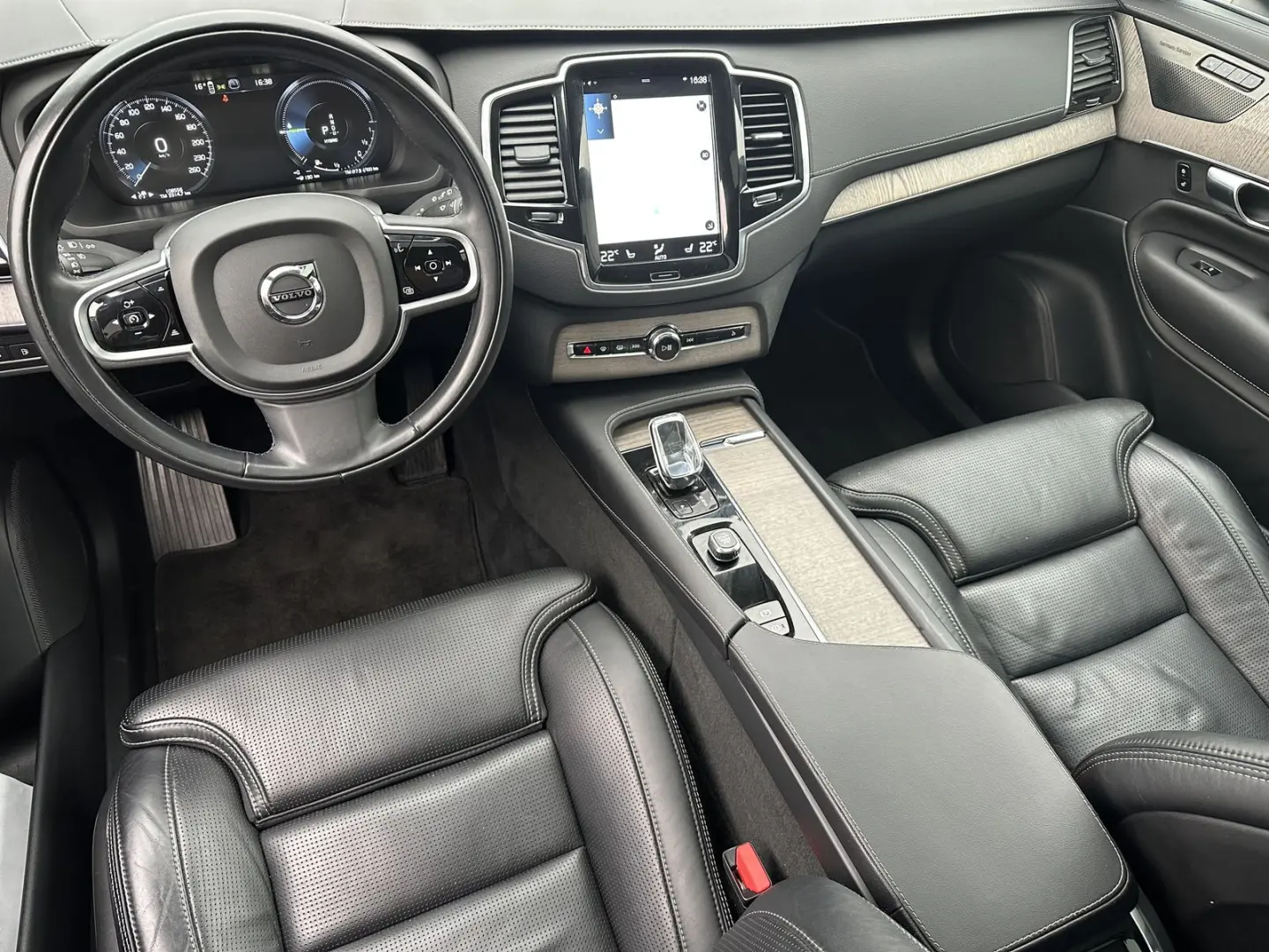 XC90 T8 AWD Inscription 7-Sitzer NAV LED VC PANO