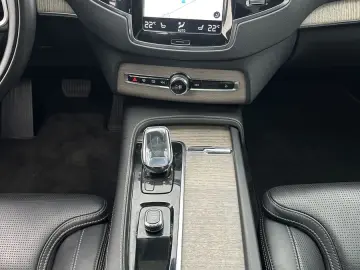 XC90 T8 AWD Inscription 7-Sitzer NAV LED VC PANO