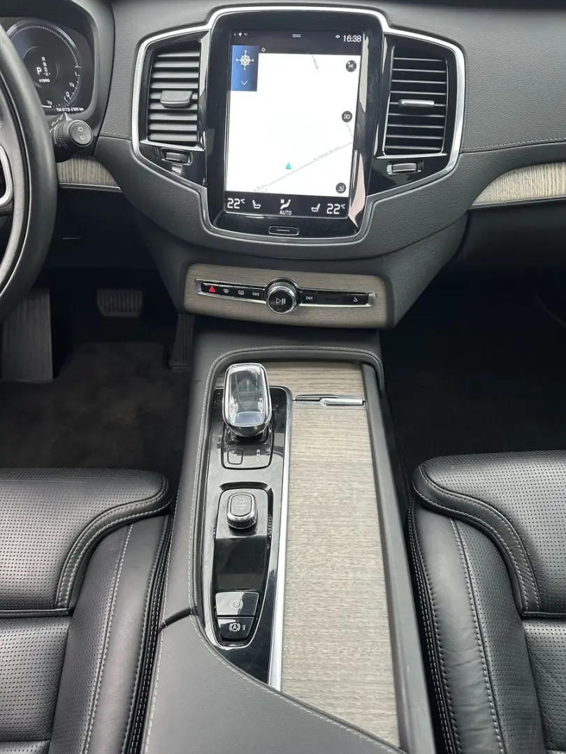 XC90 T8 AWD Inscription 7-Sitzer NAV LED VC PANO