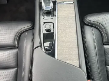 XC90 T8 AWD Inscription 7-Sitzer NAV LED VC PANO