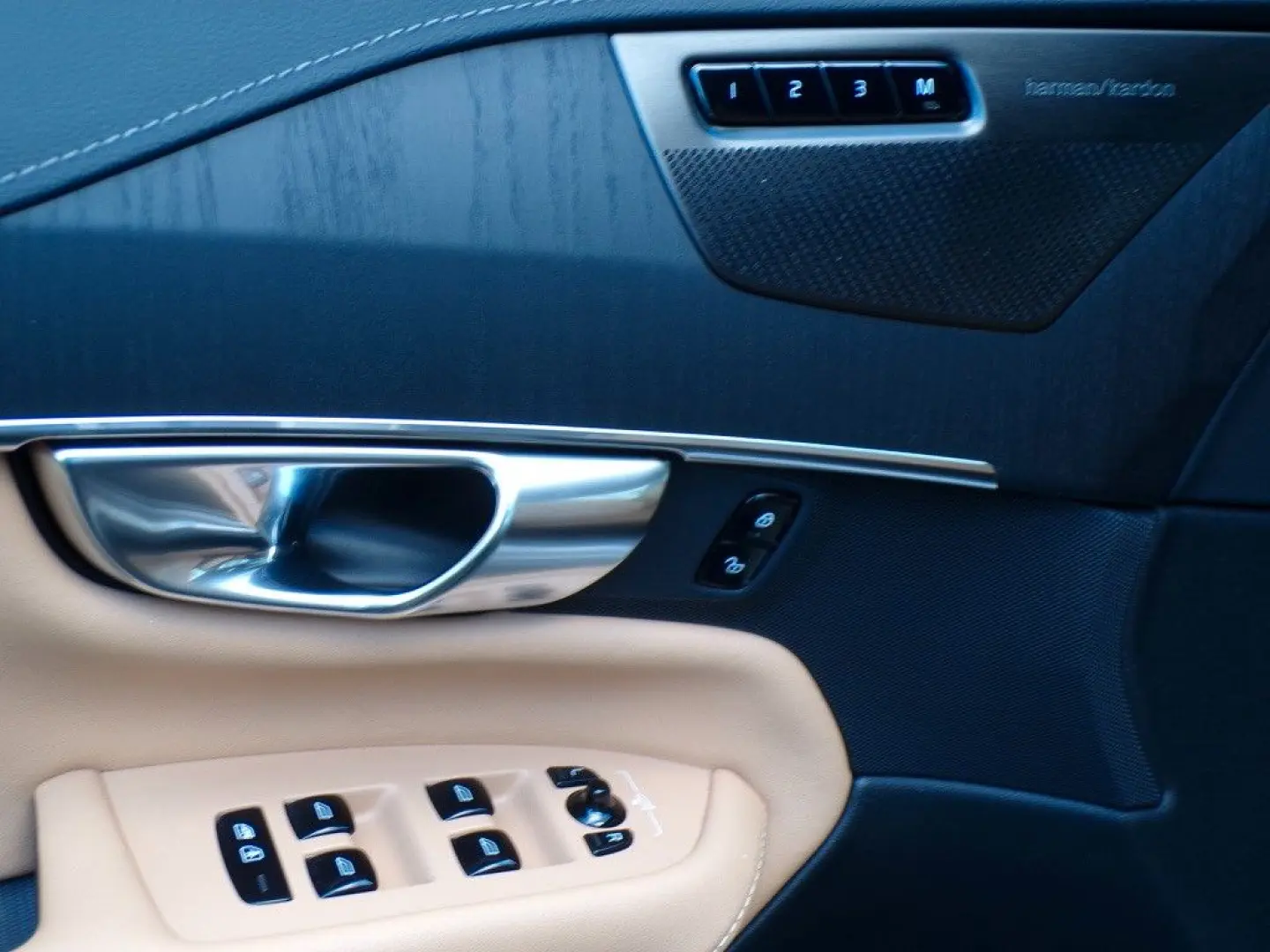 XC90 B5 AWD R Design  7.Sitze 360  ACC Luft 22.Z