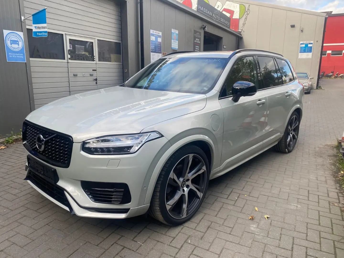 XC90 R Design Edition Recharge Plug-In Hybrid AW