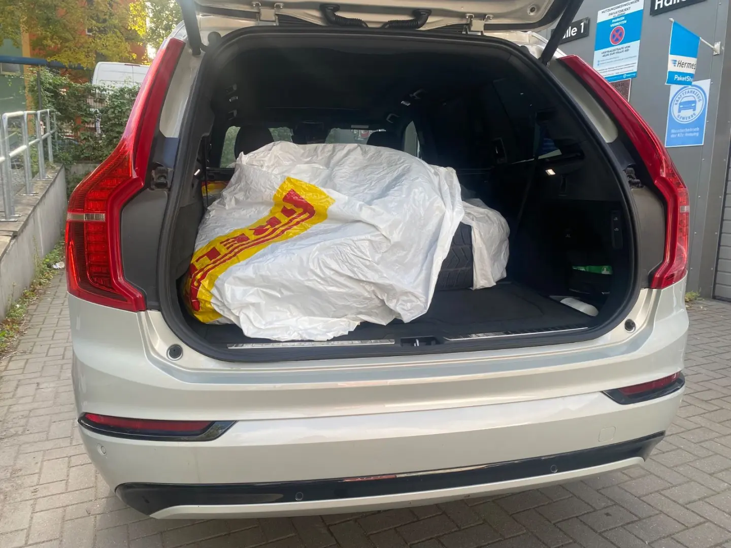 XC90 R Design Edition Recharge Plug-In Hybrid AW