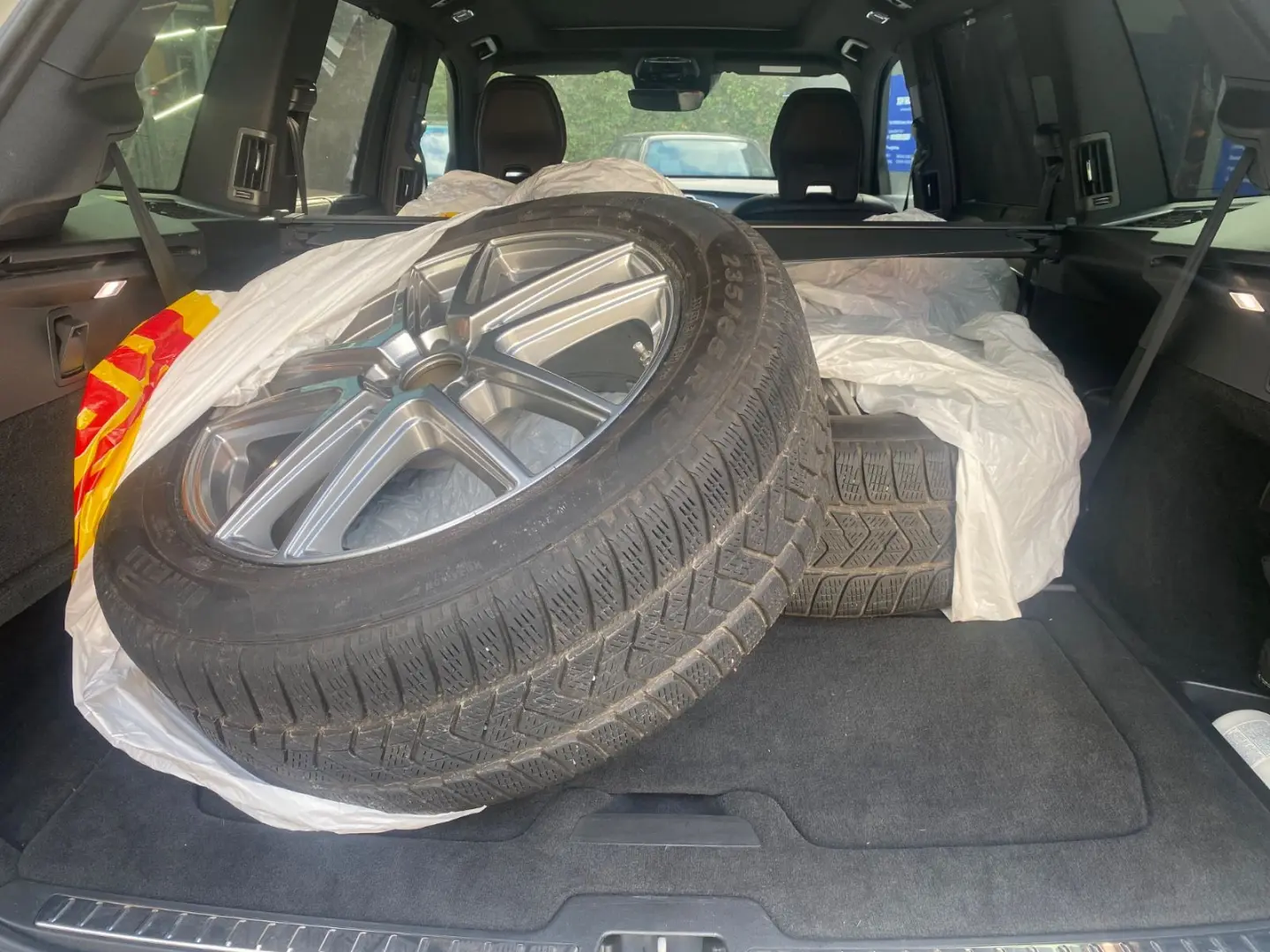 XC90 R Design Edition Recharge Plug-In Hybrid AW