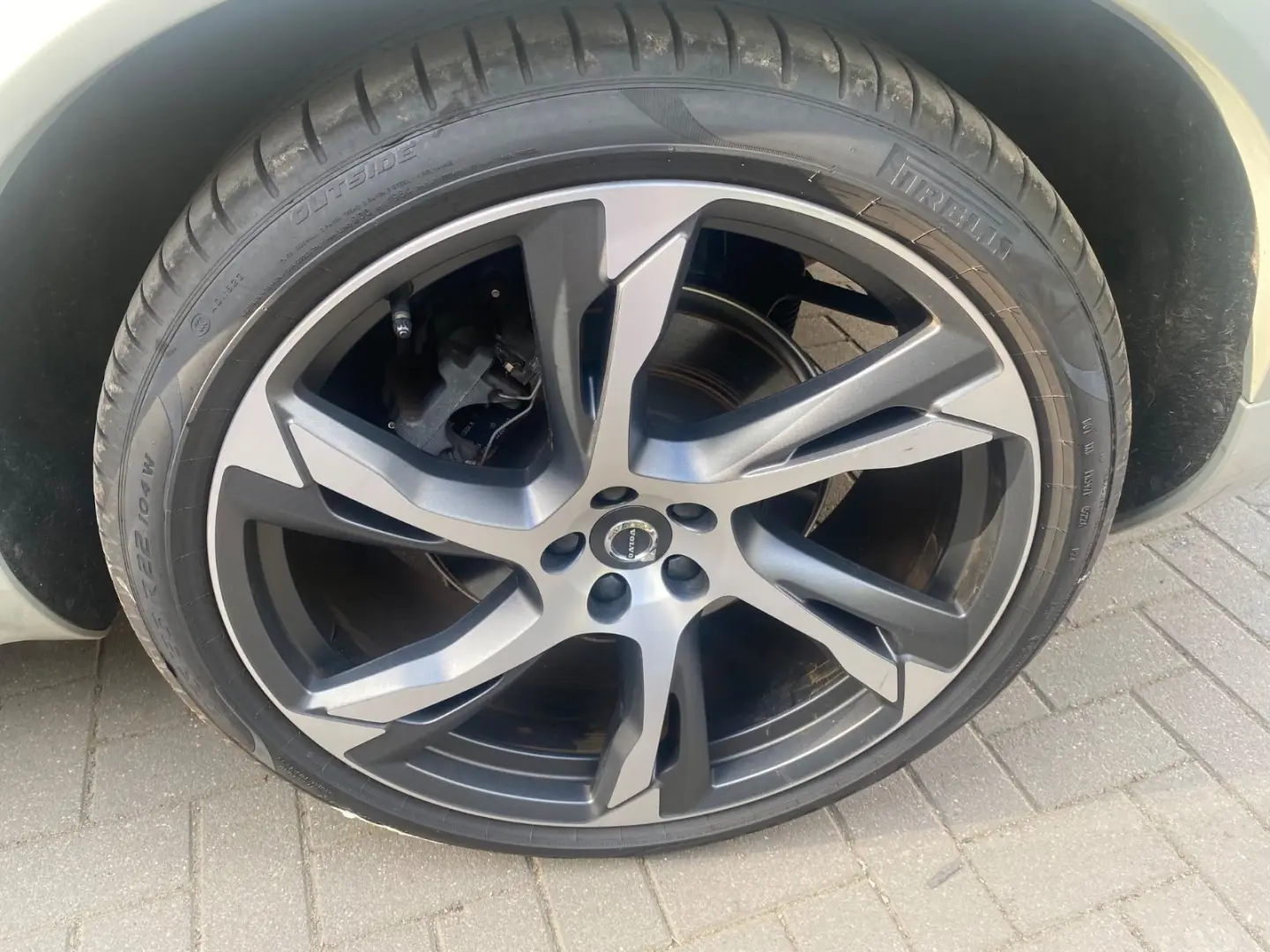 XC90 R Design Edition Recharge Plug-In Hybrid AW