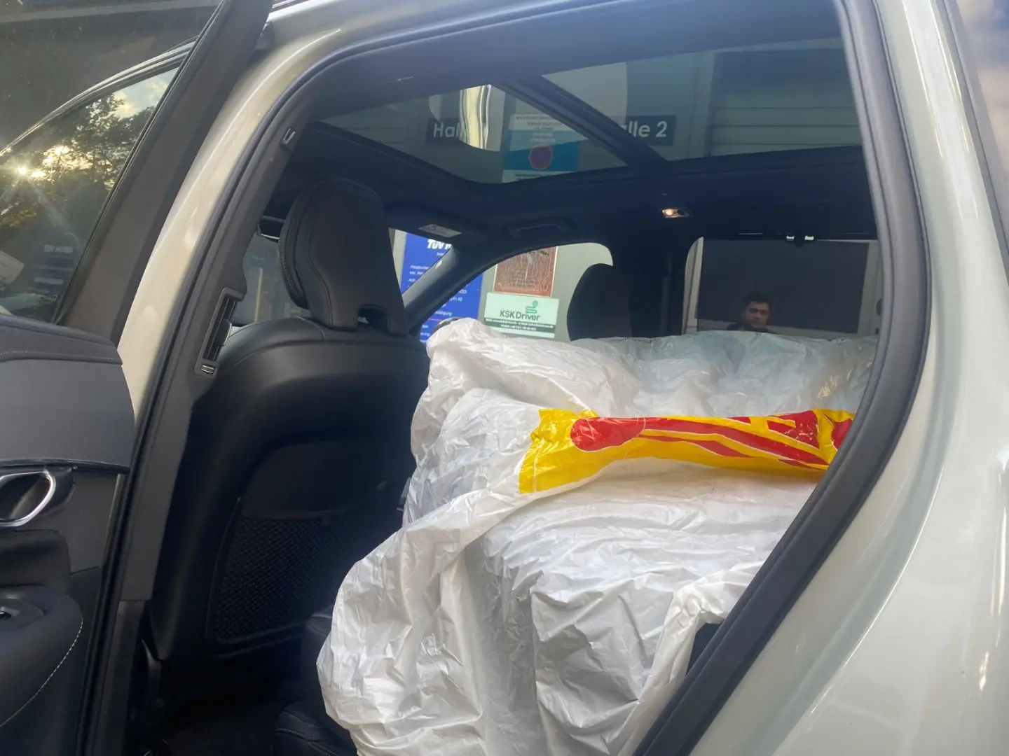 XC90 R Design Edition Recharge Plug-In Hybrid AW