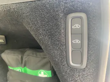 XC90 R Design Edition Recharge Plug-In Hybrid AW