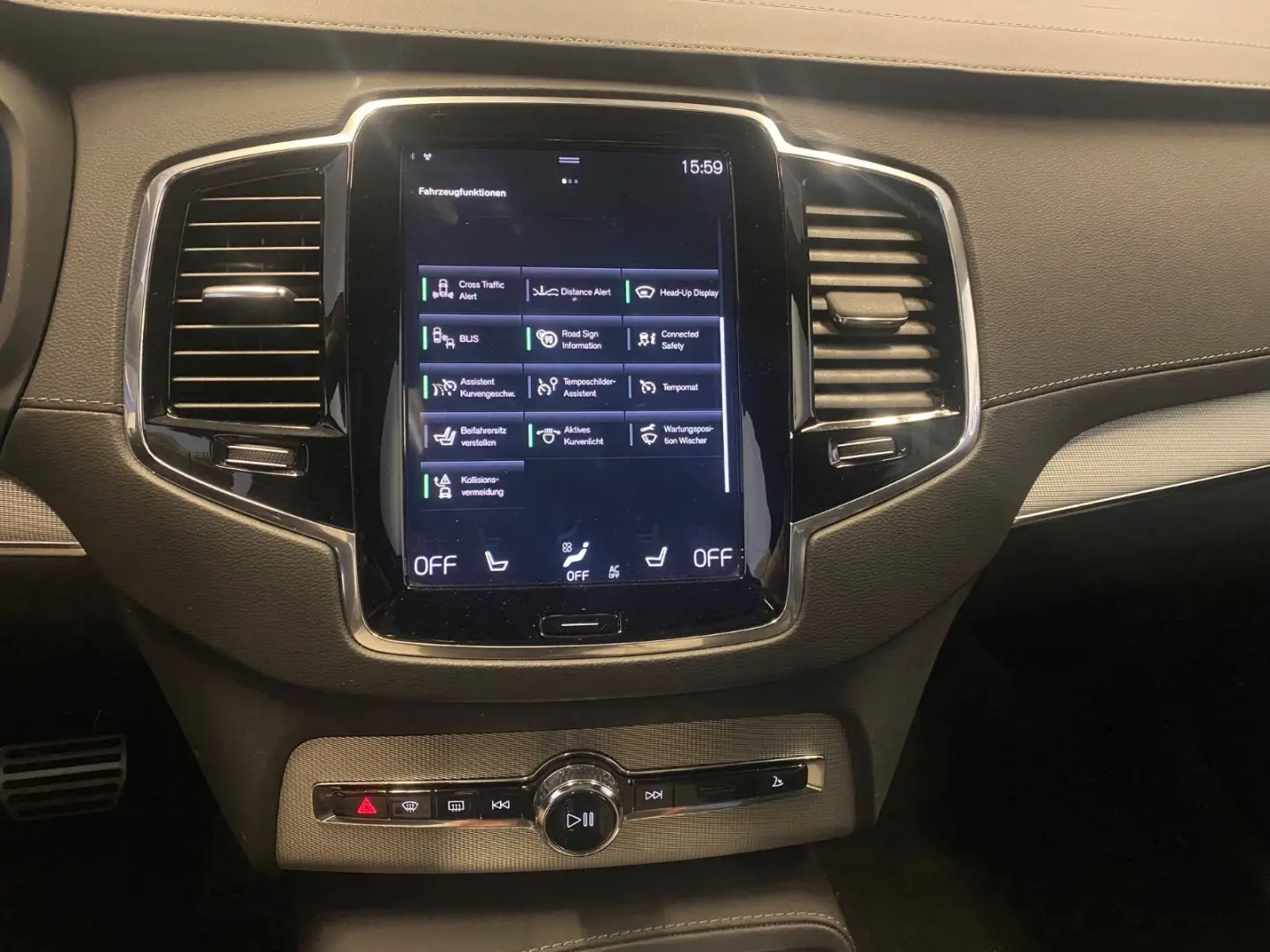 XC90 R Design Edition Recharge Plug-In Hybrid AW