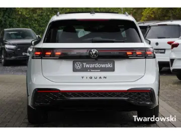 Tiguan R-Line AHK Pano 360  ACC Travel Matrix