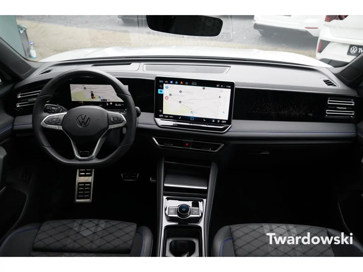 Tiguan R-Line AHK Pano 360  ACC Travel Matrix