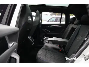 Tiguan R-Line AHK Pano 360  ACC Travel Matrix