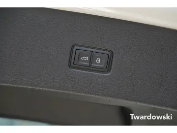 Q8 S line 50 TDI Luft 23'' PANO AHK Memory ACC