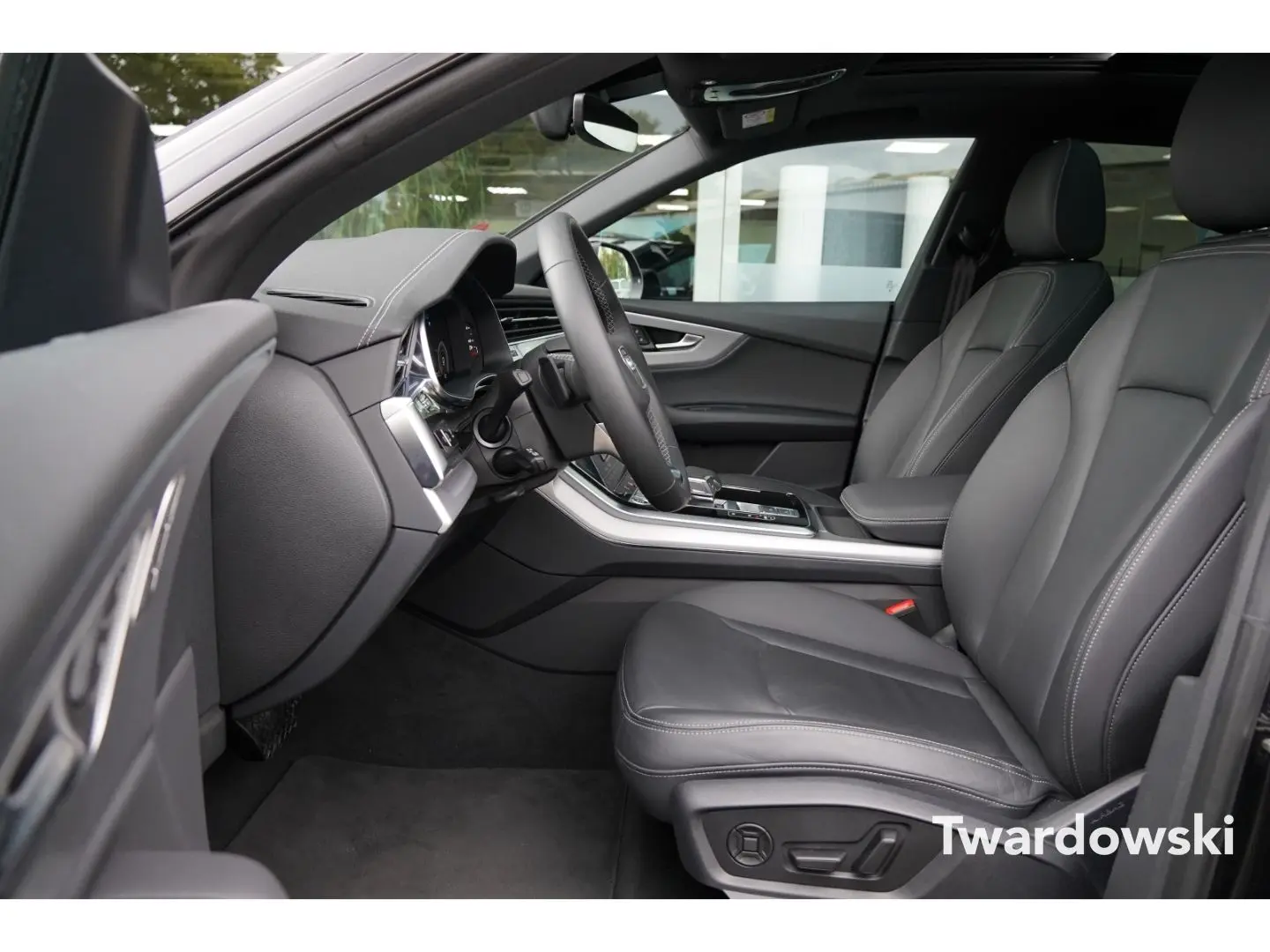 Q8 S line 50 TDI Luft 23'' PANO AHK Memory ACC