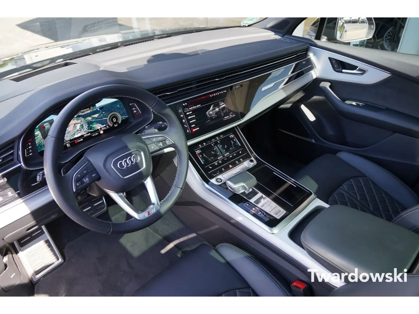 Q7 50 TDI S-Line 3.0 7-Sitzer Matrix PANO 360  B